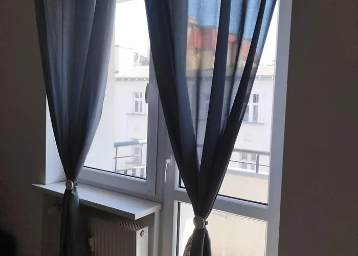 24h Self Check-in Lotnisko Blisko Stadion Targi Szpitale I Uczelnie بوزنان