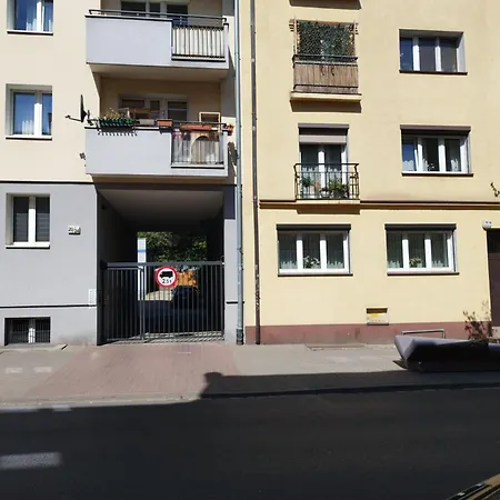 شقة 24h Self Check-in Lotnisko Blisko Stadion Targi Szpitale I Uczelnie *